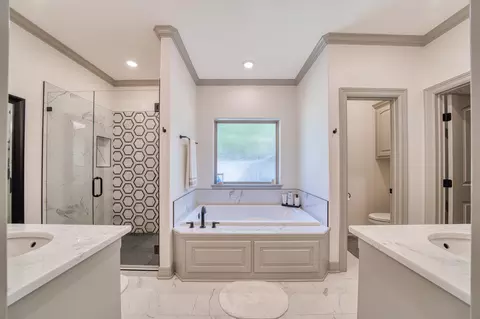Bath - 3523 Thompson Rd, Longview, TX 75604 photo 1 of 5