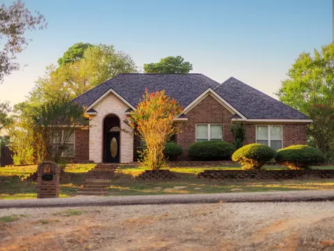 3 Chase Creek Dr, Henderson, TX 75652
