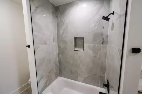 Bath - 226 W Pliler Precise, Longview, TX 75605 photo 3 of 4