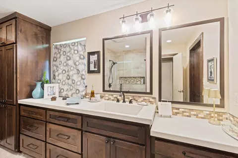 Bath - 1899 Hunter Rd, Longview, TX 75605 photo 2 of 5
