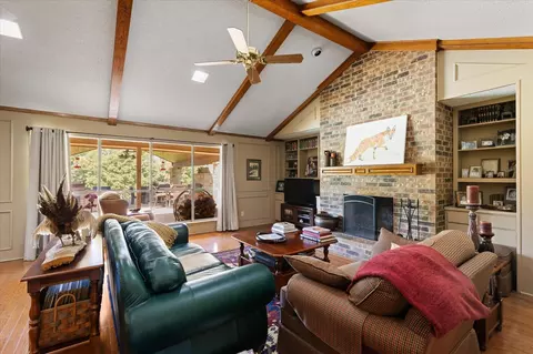 Living - 1899 Hunter Rd, Longview, TX 75605 photo 1 of 3