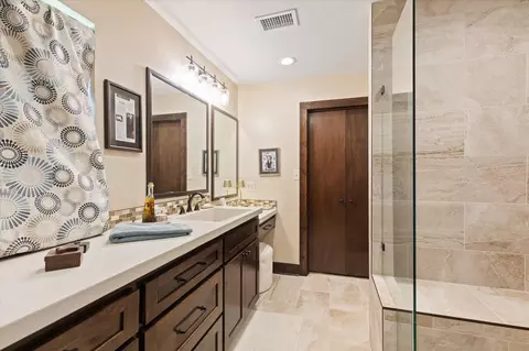 Bath - 1899 Hunter Rd, Longview, TX 75605 photo 4 of 5