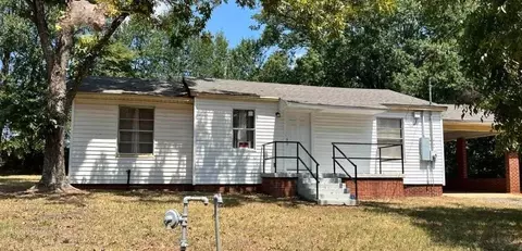 911 Wilson St, Henderson, TX 75652