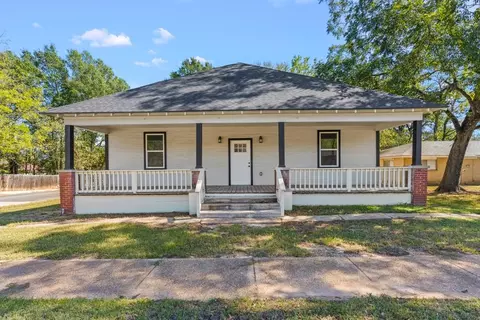 1104 N Bolivar, Marshall, TX 75670