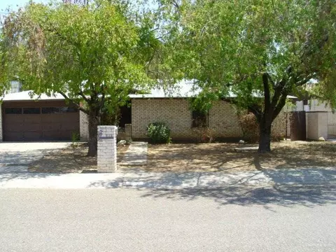 315 W Maple Loop, Laredo, TX 78041 photo 1