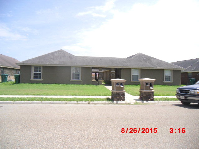 2102 Paradise Dr, Pharr, TX 78577 photo 1