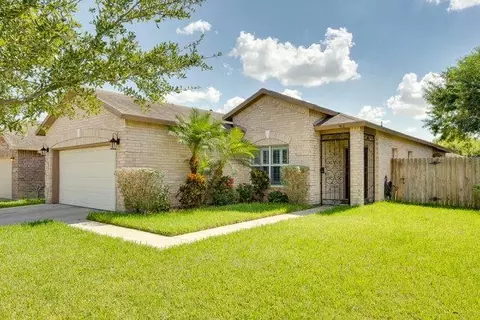 902 E Feather Ave, Pharr, TX 78577 photo 1