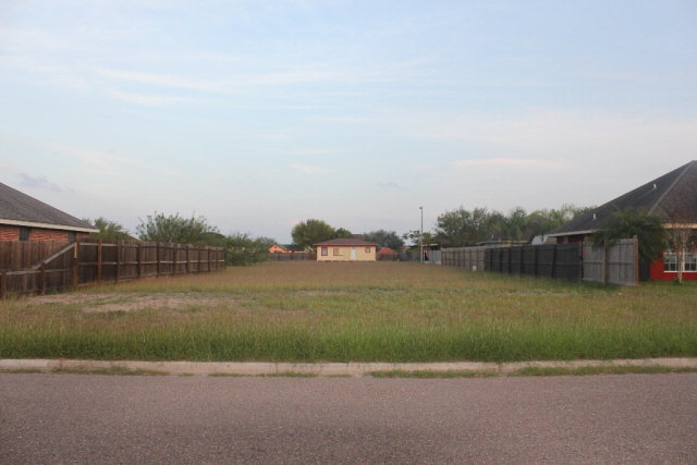 7901 Carlos St, Pharr, TX 78577 photo 1