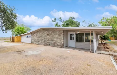 1560 Lion Lake Dr N, Weslaco, TX 78596