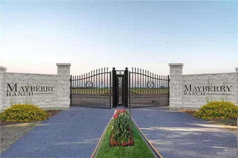 21 Mayberry Rd, Palmhurst, TX 78574