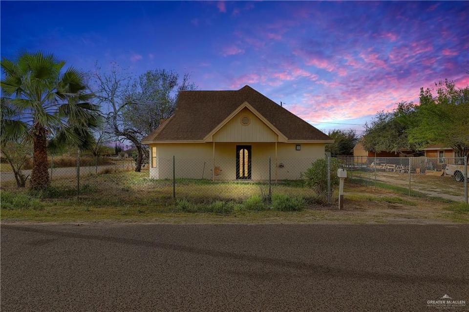 1811 W Carr St, Rio Grande City, TX 78582 9 Photos Movoto