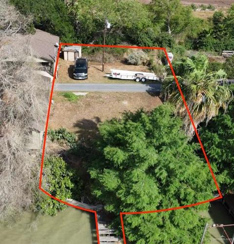 APT 33 Lago Vista Drive, Monte Alto, TX 78538