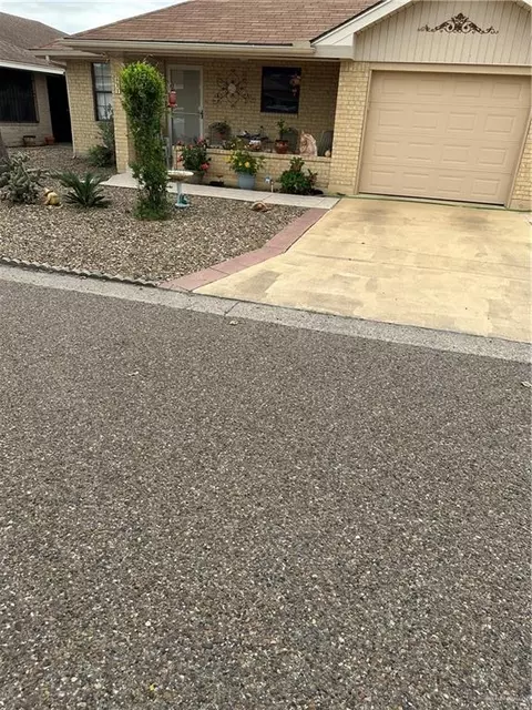 511 Venus St, Mission, TX 78572