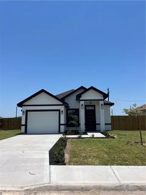 828 Dove St, Alamo, TX 78516