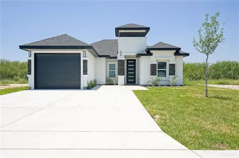 910 W Sycamore Ave, Alton, TX 78573