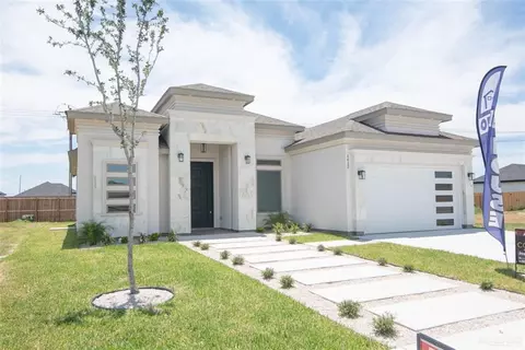 1412 S Waxahachie St, Alton, TX 78573