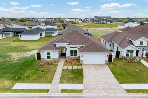 1813 Diplomat Dr, Edinburg, TX 78542
