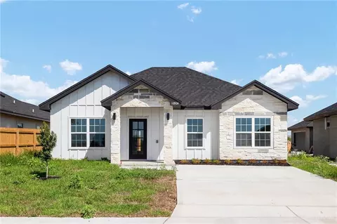 10804 N Baylie Bear Dr, Edinburg, TX 78541