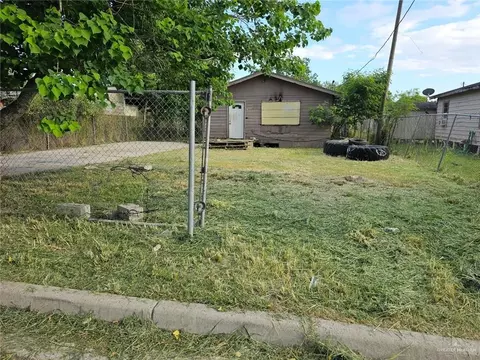 6638 Calvin St, Brownsville, TX 78521