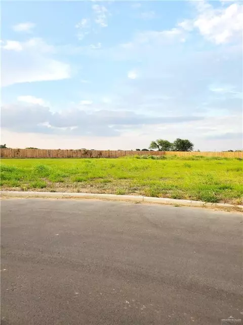 5028 Ethan Dr, Weslaco, TX 78599