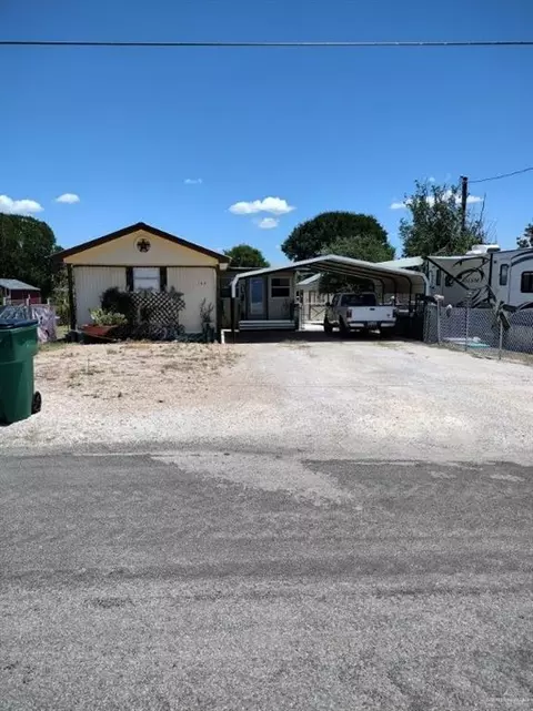 760 Wood Forest Rd, Kingsland, TX 78639