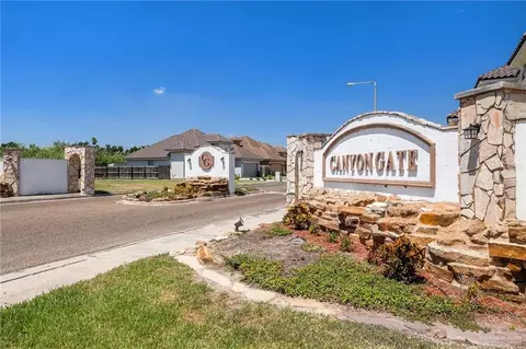 2330 E 25th St, Mission, TX 78574