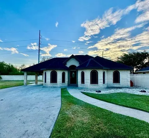 909 Charles Dr W, Mission, TX 78572
