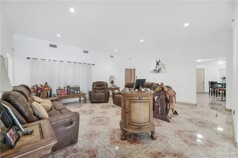 1069 E Alpha St, Roma, TX 78584 photo 3