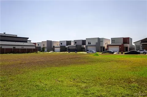 5208 Shalom Dr, Edinburg, TX 78539