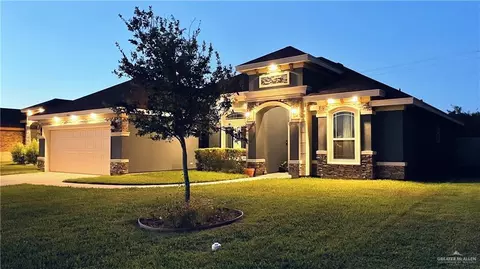 1102 Knotty Pine Ln, Harlingen, TX 78552