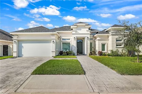 802 W Iroquois Ave, Pharr, TX 78577