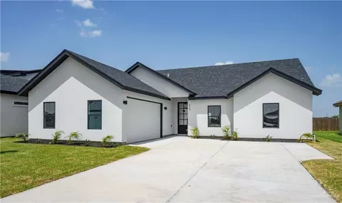 913 Thomas Ln, Alamo, TX 78516