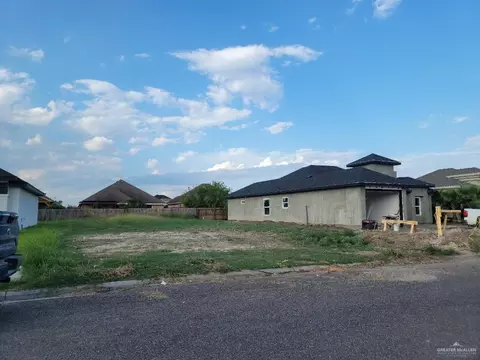 919 W Eisenhower Ave, Alton, TX 78573