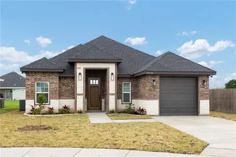 10700 N Baylie Bear Dr, Edinburg, TX 78541