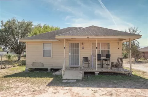 2203 S Flores Dr, Mission, TX 78572
