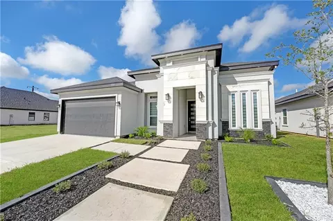 3717 S Peak Rd, Edinburg, TX 78542