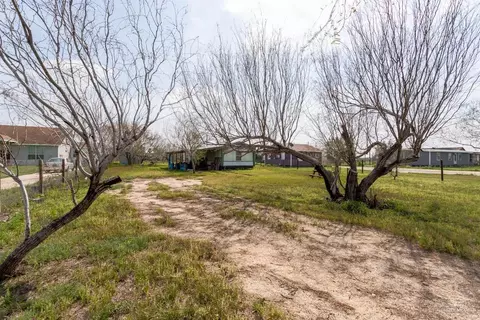 25030 Las Nubes Dr, Monte Alto, TX 78538