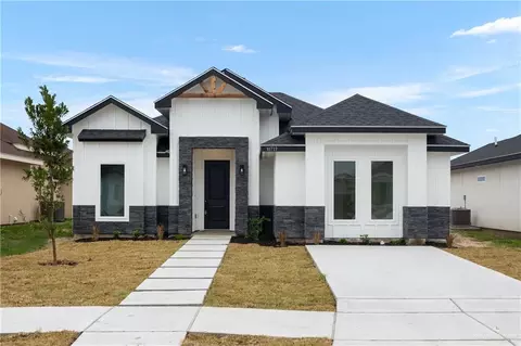 10713 N Baylie Bear Dr, Edinburg, TX 78541
