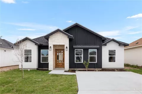 10717 N Baylie Bear Dr, Edinburg, TX 78541