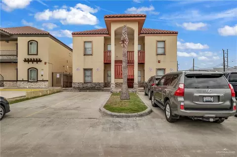 105 E Pike St #1, South Padre Island, TX 78597