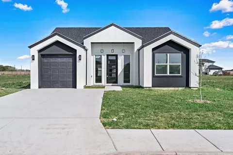 601 Tower Oak Dr, Alamo, TX 78516