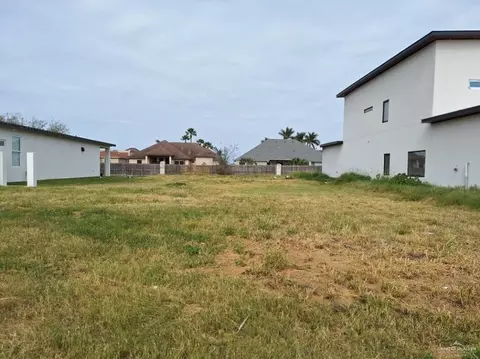 1713 Villa Centenario St, Mission, TX 78572