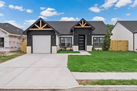 521 Tower Oak Dr, Alamo, TX 78516