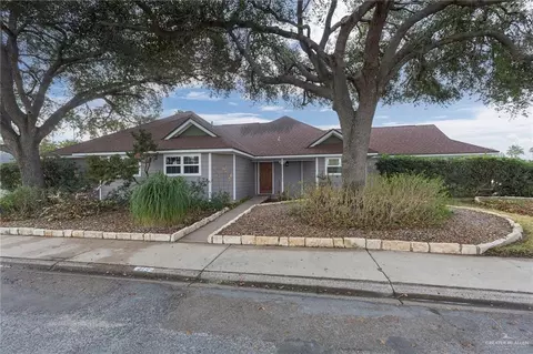 419 Country Club Dr, Alamo, TX 78516