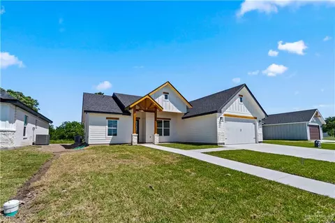 824 Milania Dr, La Feria, TX 78559