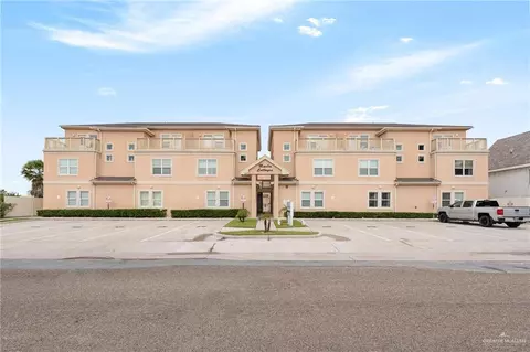 102 E Marlin St E, South Padre Island, TX 78597