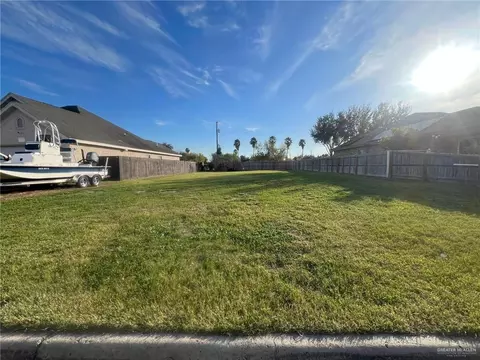 2015 W 30th St W, Mission, TX 78574