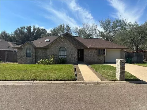 702 Azucenas St, Palmview, TX 78572