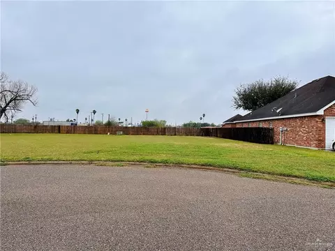 812 Canan St, Weslaco, TX 78596