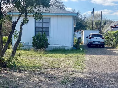 917 Banyan St, Alamo, TX 78516